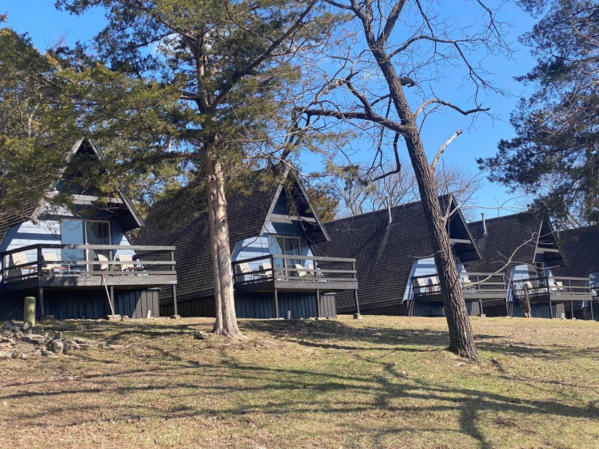 Calm Waters Resort Indian Point Exterior photo