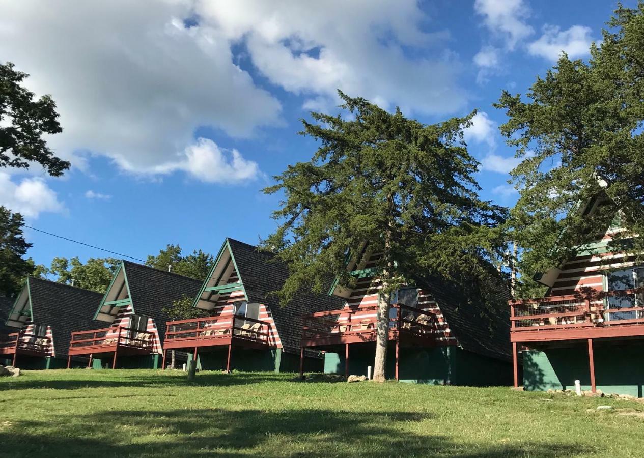 Calm Waters Resort Indian Point Exterior photo